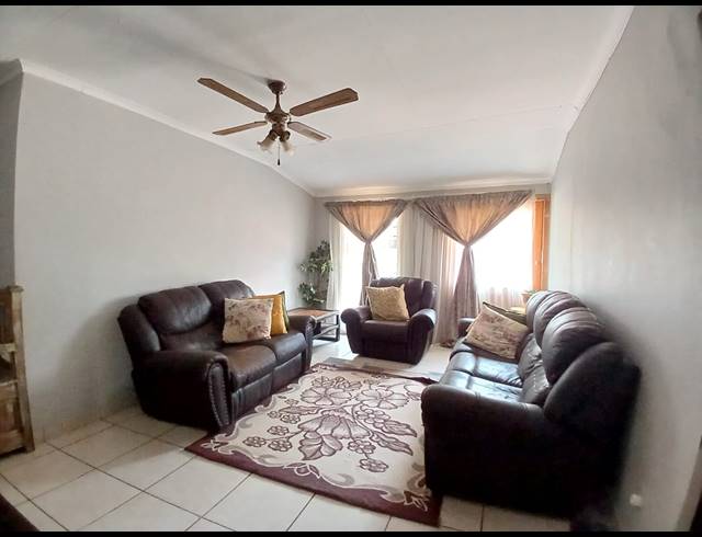 2 BEDROOM HOUSE FOR SALE IN SASOLBURG EXT 1